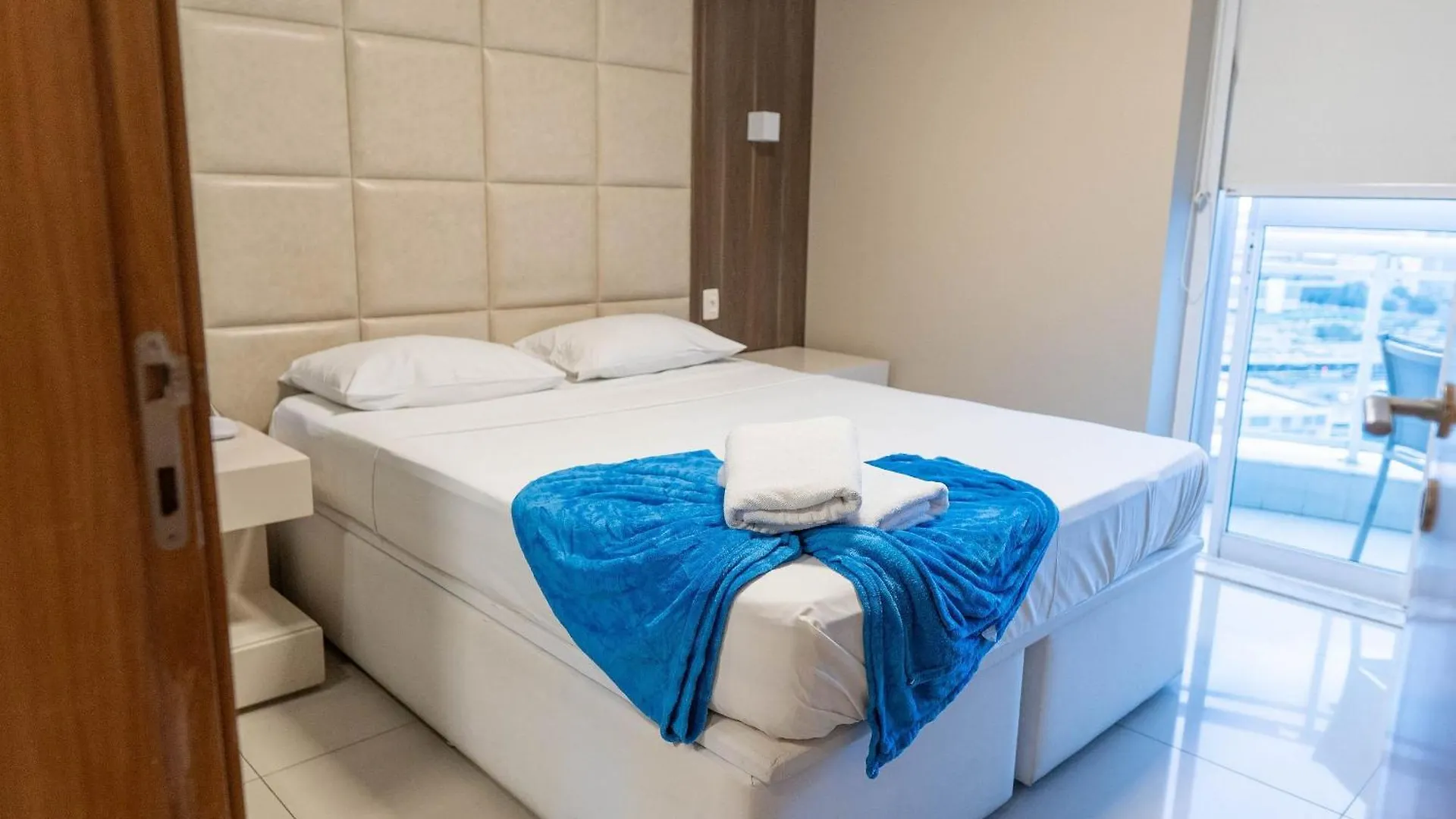 B2003 Flat Espacoso Com Excelente Localizacao Brasilia Apartment
